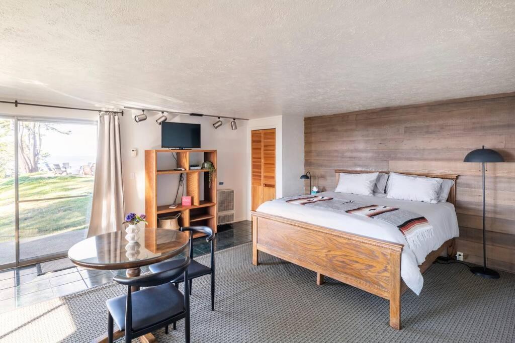 Driftwood Lodge ~ 5 Bedroom / 7 Bath ~ 30-Acre Private Estate On Hwy 1 ~ Hot Tub ~ Oceanview ~ Reunions & Retreats Walsh Landing Экстерьер фото