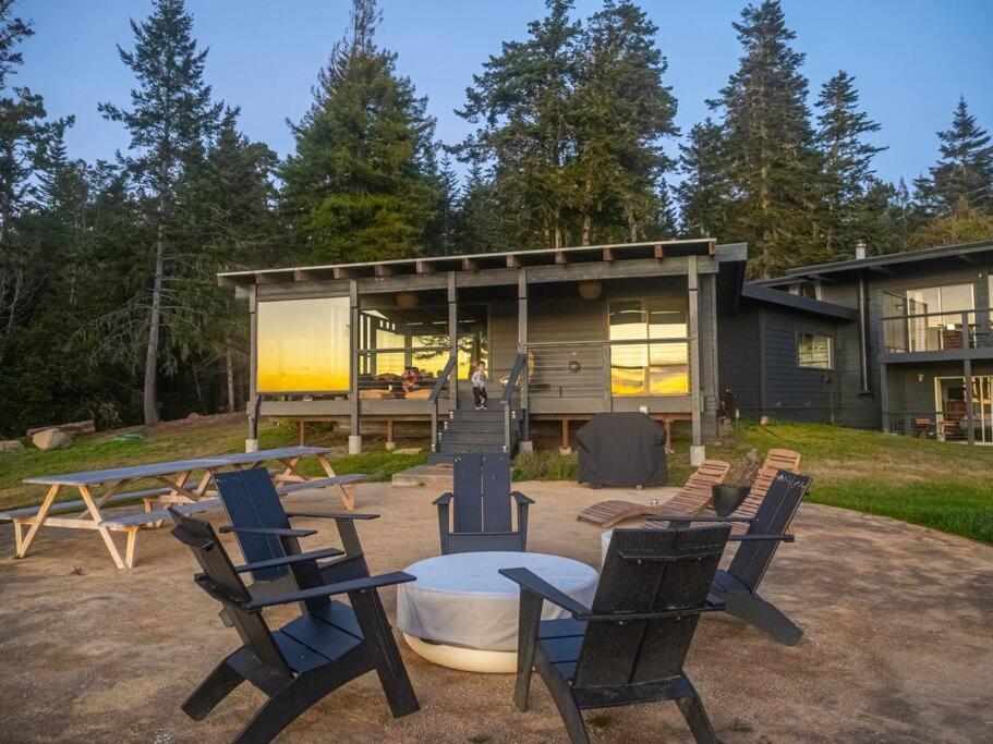Driftwood Lodge ~ 5 Bedroom / 7 Bath ~ 30-Acre Private Estate On Hwy 1 ~ Hot Tub ~ Oceanview ~ Reunions & Retreats Walsh Landing Экстерьер фото