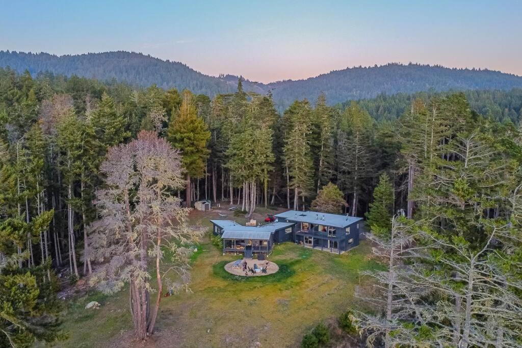 Driftwood Lodge ~ 5 Bedroom / 7 Bath ~ 30-Acre Private Estate On Hwy 1 ~ Hot Tub ~ Oceanview ~ Reunions & Retreats Walsh Landing Экстерьер фото