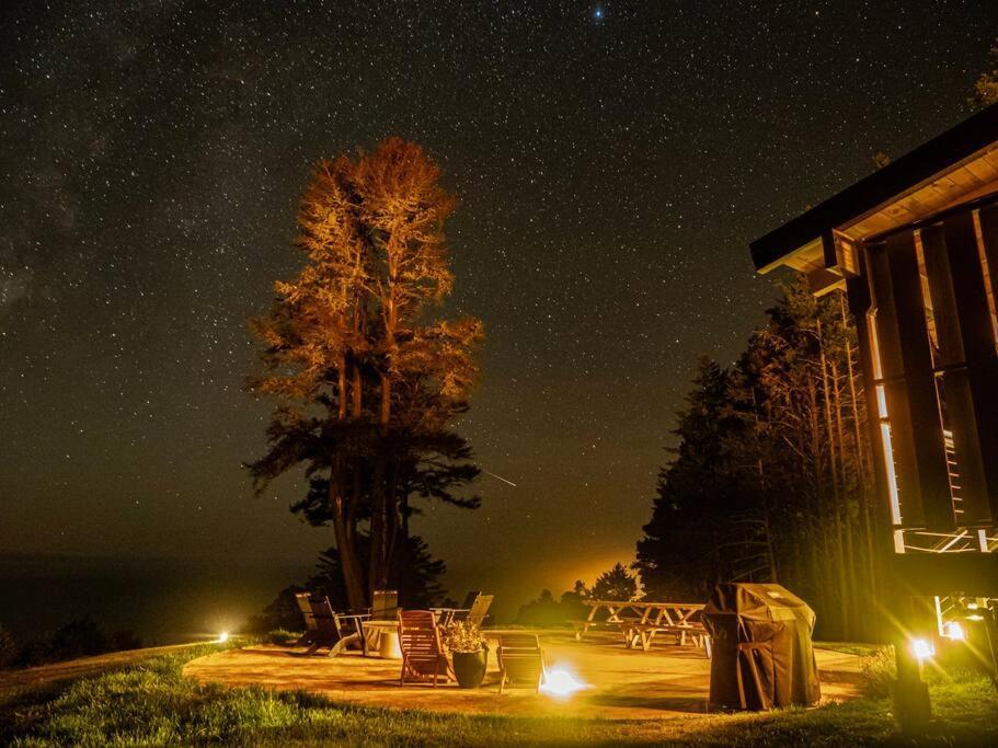Driftwood Lodge ~ 5 Bedroom / 7 Bath ~ 30-Acre Private Estate On Hwy 1 ~ Hot Tub ~ Oceanview ~ Reunions & Retreats Walsh Landing Экстерьер фото